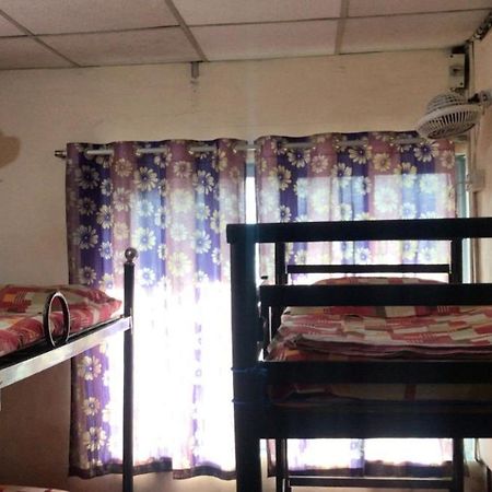 Care Dormitory Мумбаи Экстерьер фото